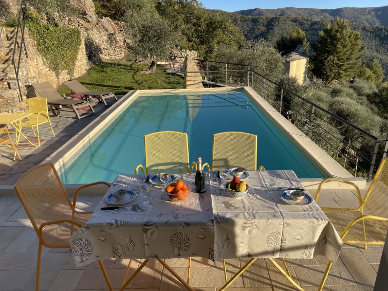 Foto van exterieur van Vakantiehuis Valloria