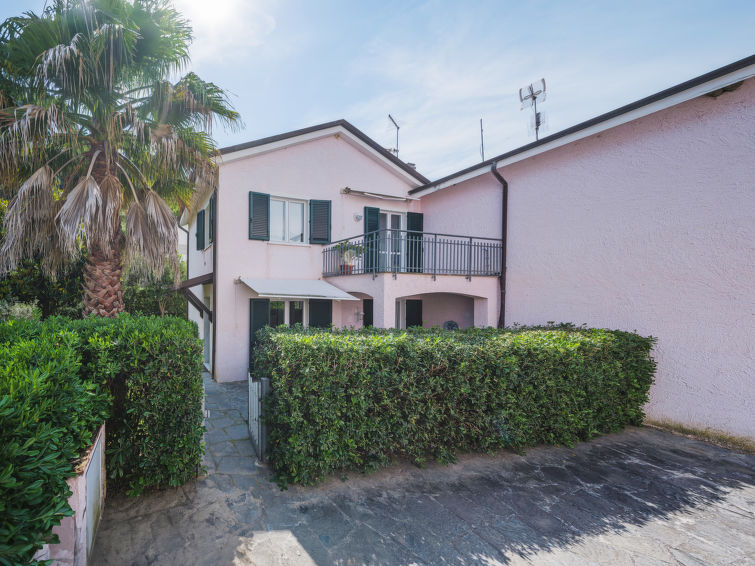 Foto van exterieur van Vakantiehuis Ameglia