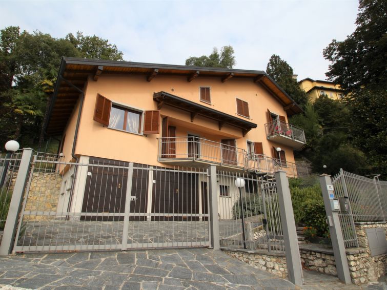 Foto van exterieur van Vakantiehuis Brezzo di Bedero Foto van exterieur van Vakantiehuis Brezzo di Bedero