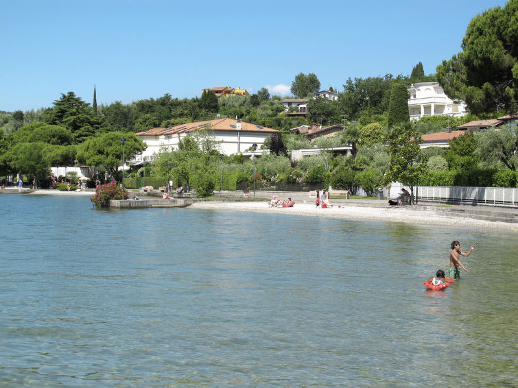 Foto van omgeving van Vakantiehuis San Felice del Benaco