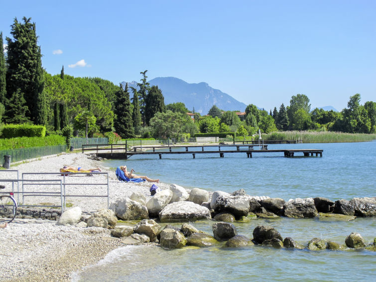 Foto van omgeving van Vakantiehuis San Felice del Benaco