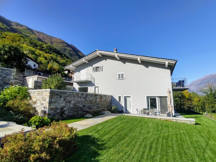 Foto van exterieur van Appartement Lago di Mezzola