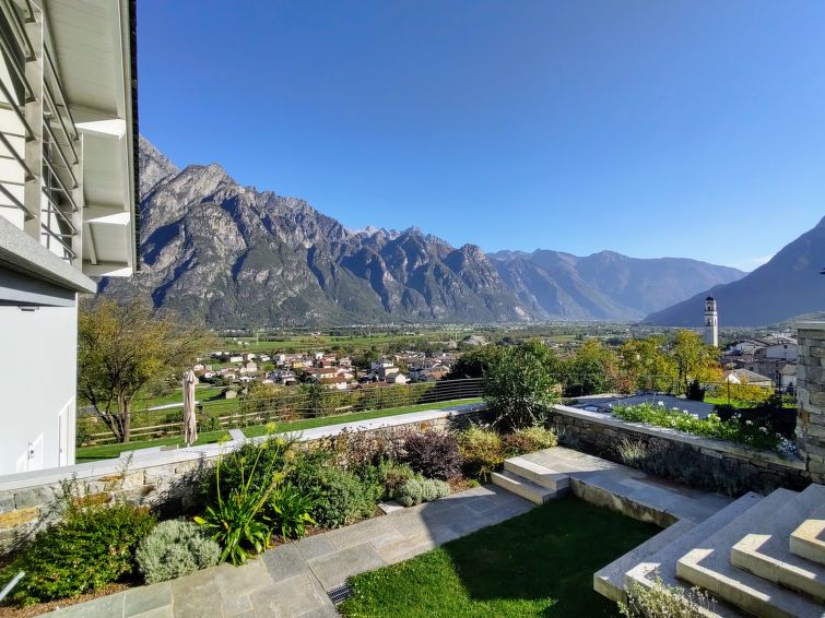 Foto van exterieur van Appartement Lago di Mezzola