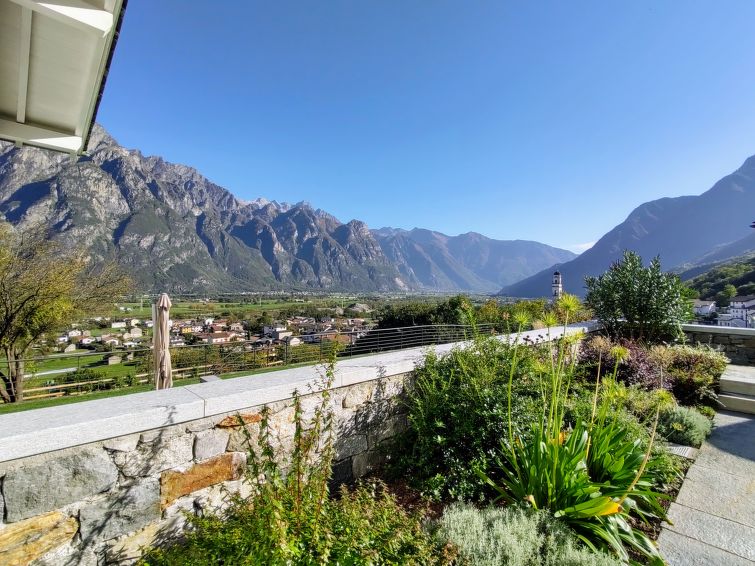 Foto van exterieur van Appartement Lago di Mezzola