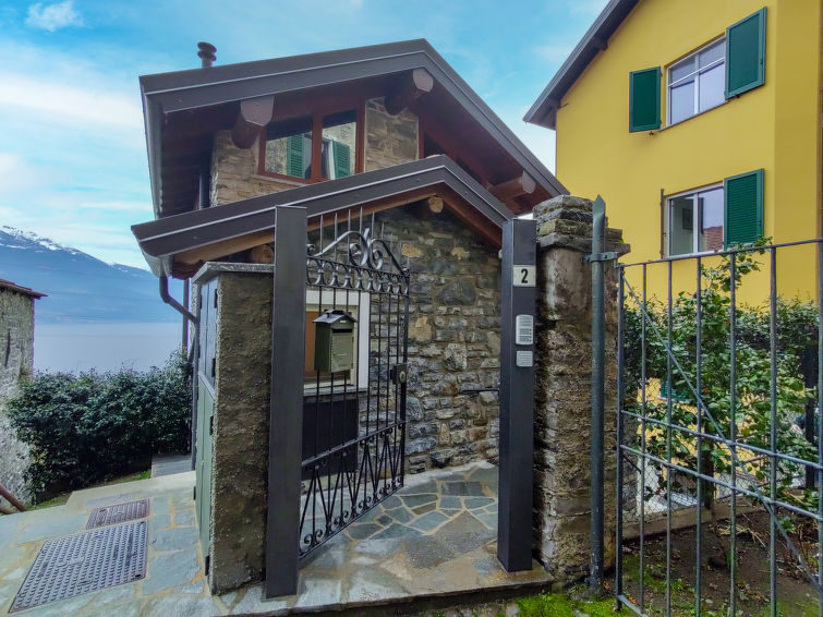 Foto van exterieur van Vakantiehuis Varenna