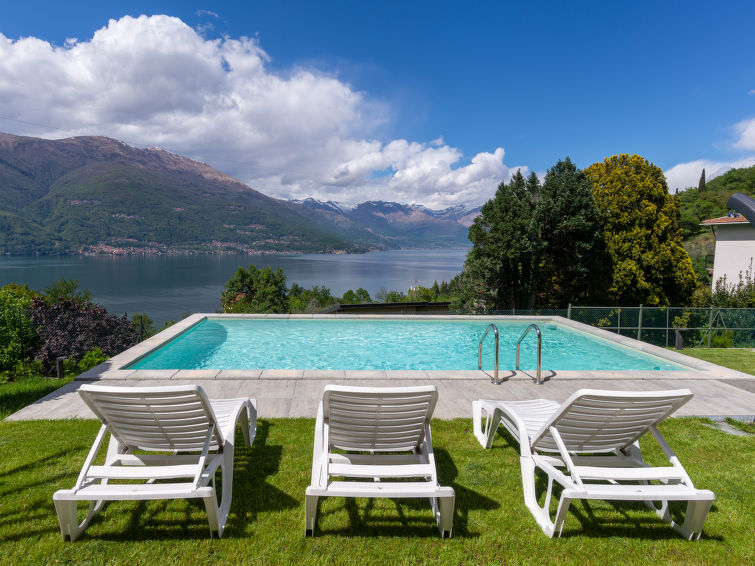 Foto van exterieur van Vakantiehuis Varenna