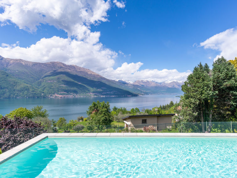 Foto van exterieur van Vakantiehuis Varenna