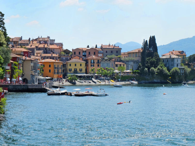 Foto van omgeving van Vakantiehuis Varenna