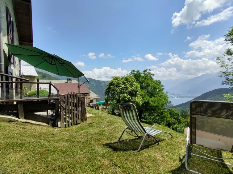 Foto van exterieur van Appartement Gravedona