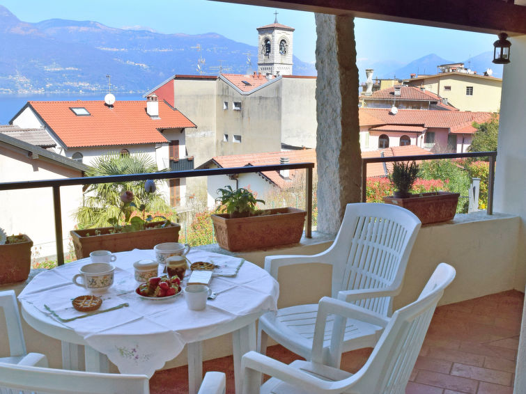 Foto van exterieur van Vakantiehuis Porto Valtravaglia