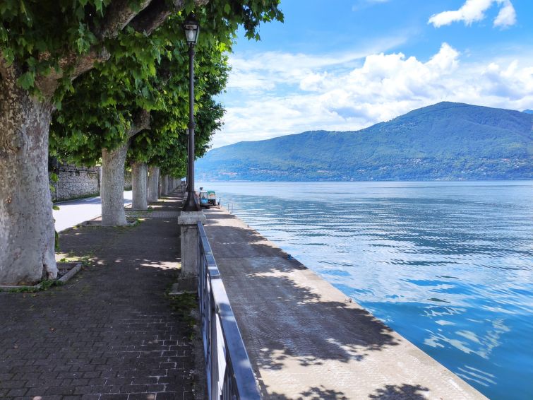 Foto van omgeving van Vakantiehuis Porto Valtravaglia