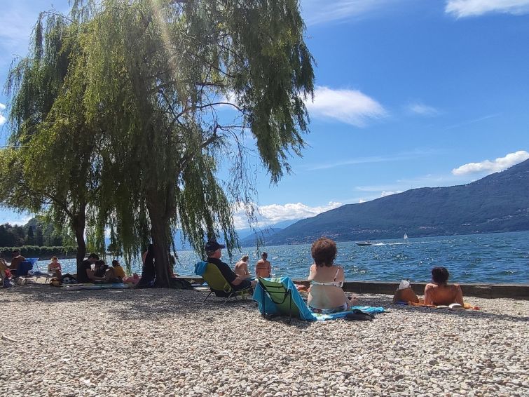 Foto van omgeving van Vakantiehuis Porto Valtravaglia