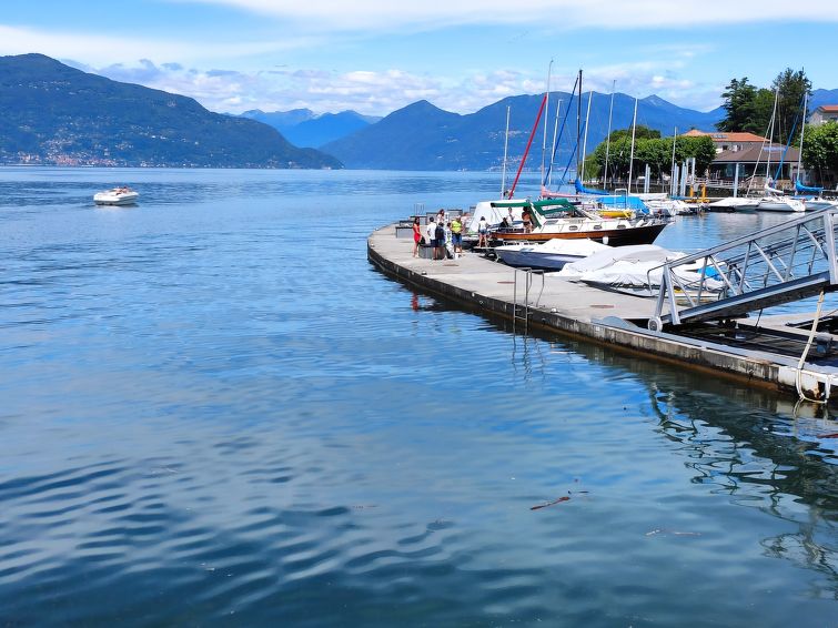 Foto van omgeving van Vakantiehuis Porto Valtravaglia