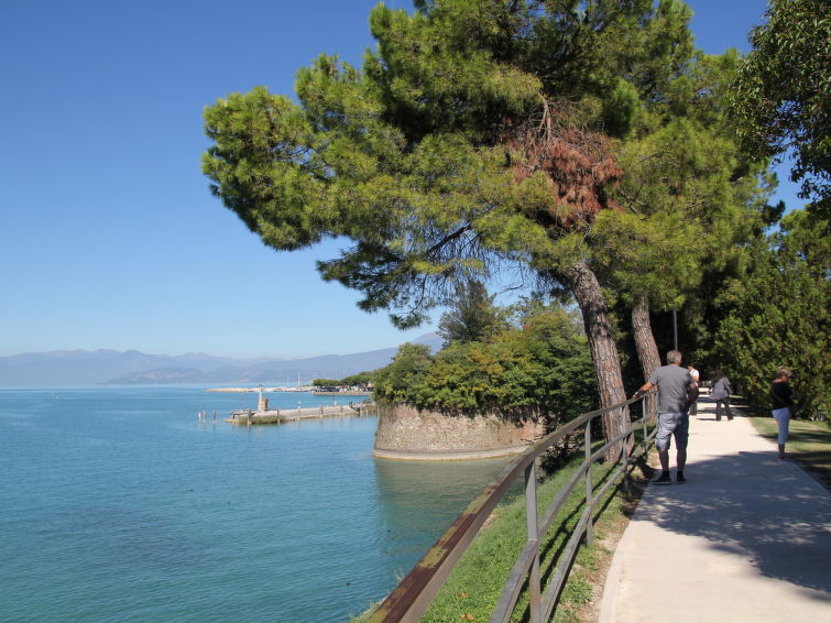 Foto van omgeving van Vakantiehuis Peschiera del Garda