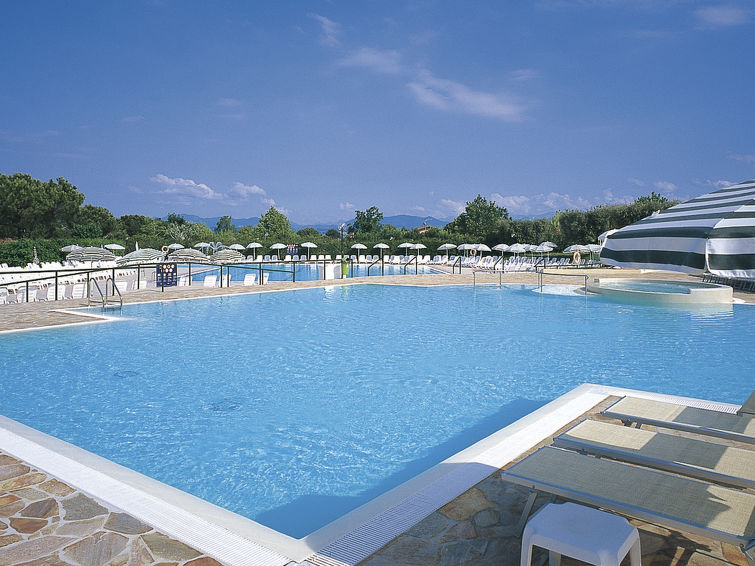 Gezellig Bungalow in The Garda Village, Sirmione | Out! Vakantiehuizen