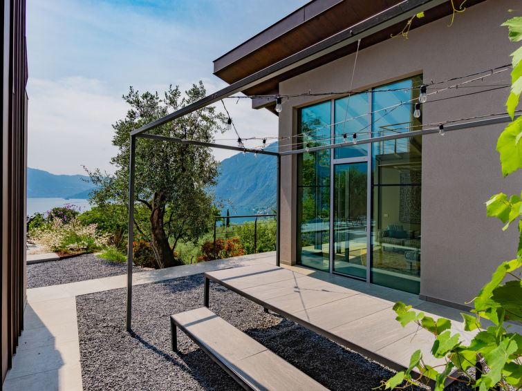 Foto van exterieur van Vakantiehuis Riva di Solto