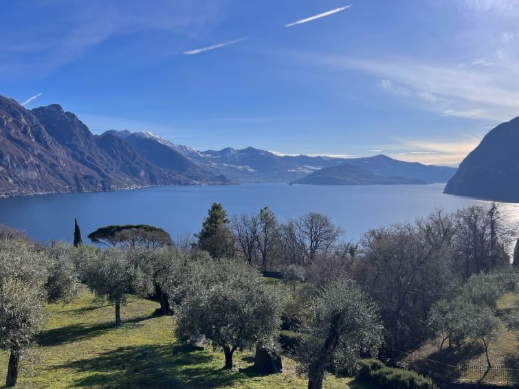 Foto van exterieur van Vakantiehuis Riva di Soltoin de winter