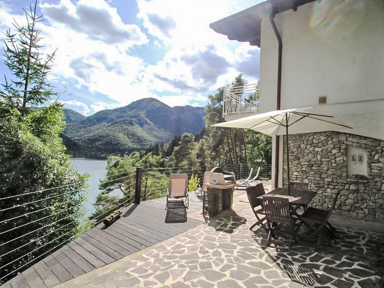 Foto van exterieur van Vakantiehuis Lago di Ledro