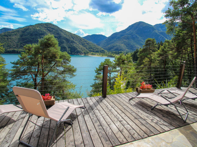 Foto van exterieur van Vakantiehuis Lago di Ledro