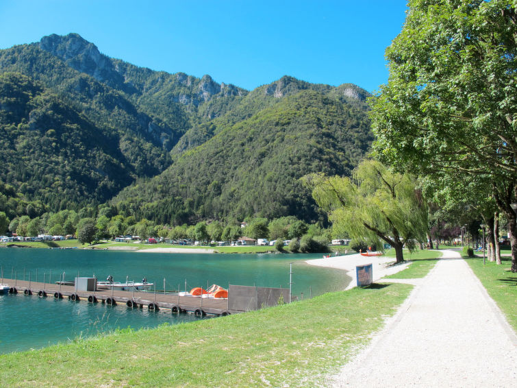 Foto van omgeving van Vakantiehuis Lago di Ledro