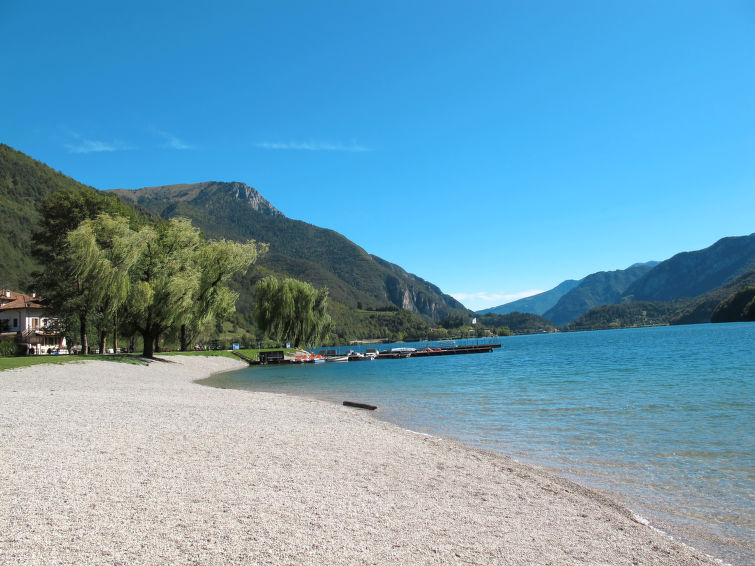 Foto van omgeving van Vakantiehuis Lago di Ledro