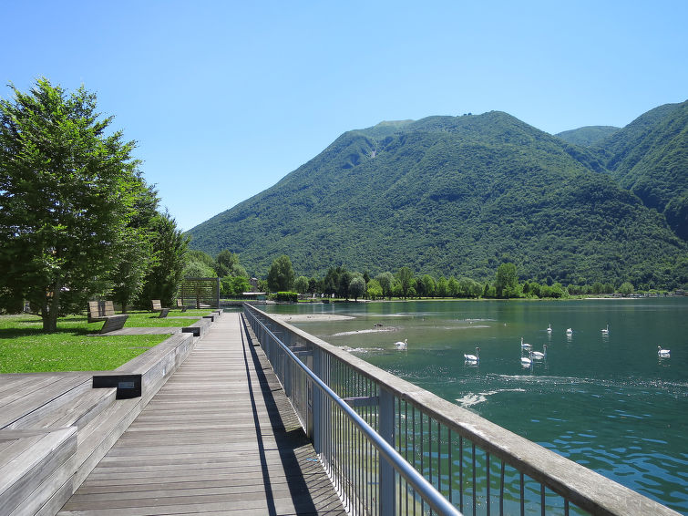 Foto van omgeving van Vakantiehuis Porlezza