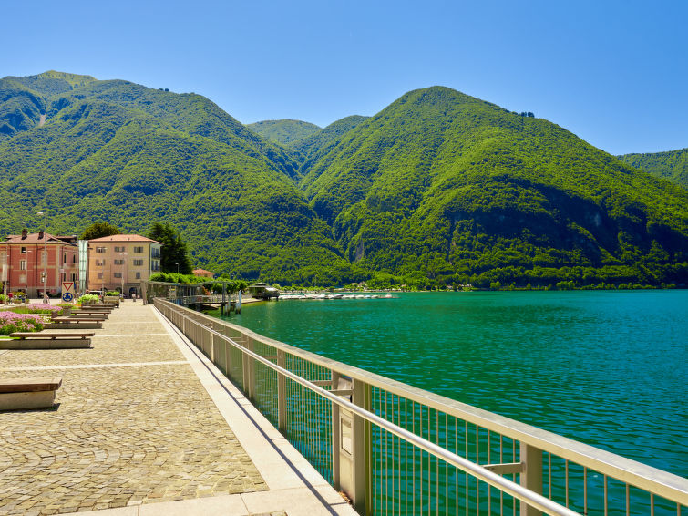 Foto van omgeving van Vakantiehuis Porlezza
