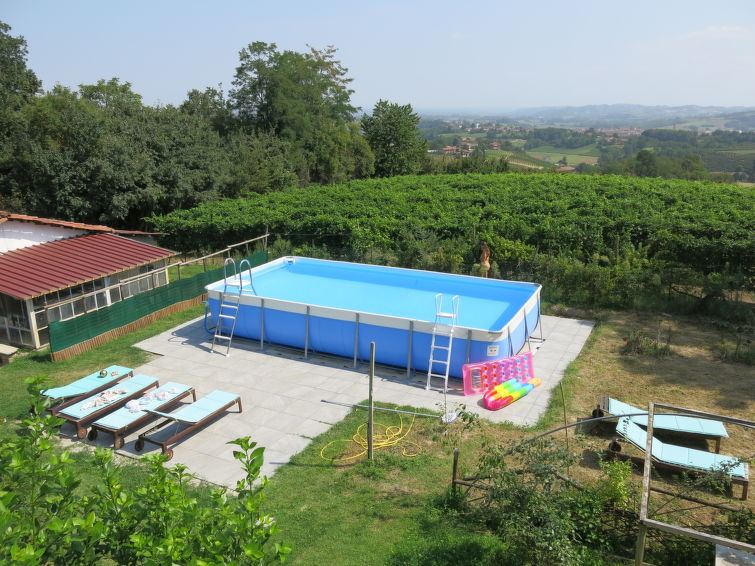 Foto van exterieur van Vakantiehuis San Damiano d'Astiin de winter