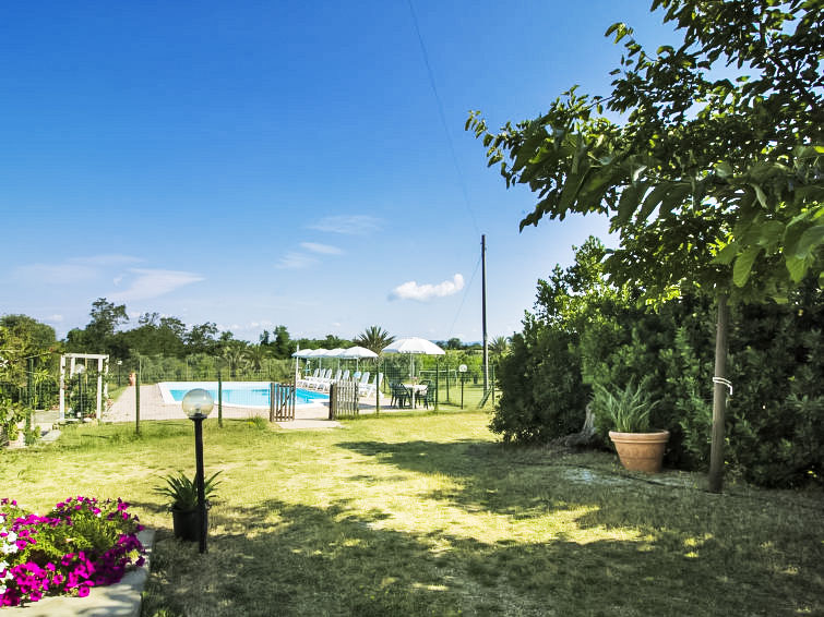 Foto van exterieur van Appartement Bibbona