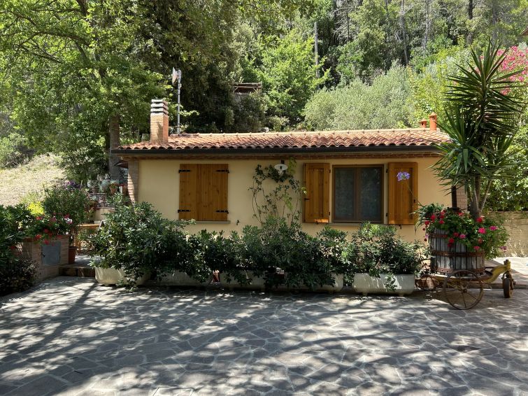 Foto van exterieur van Vakantiehuis Castellina Marittima