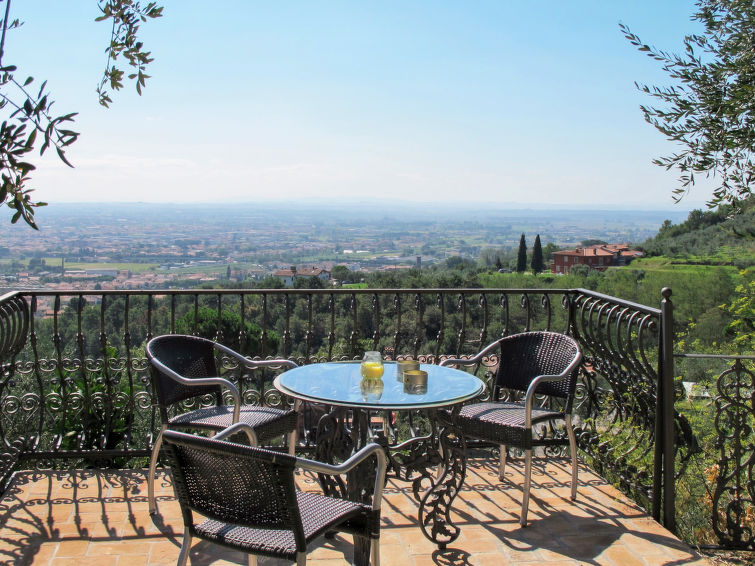 Foto van exterieur van Vakantiehuis Montecatini Terme