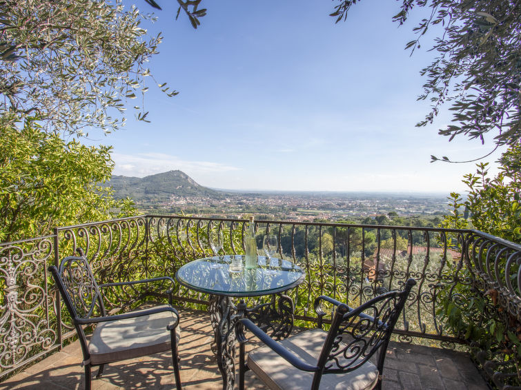 Foto van exterieur van Vakantiehuis Montecatini Terme