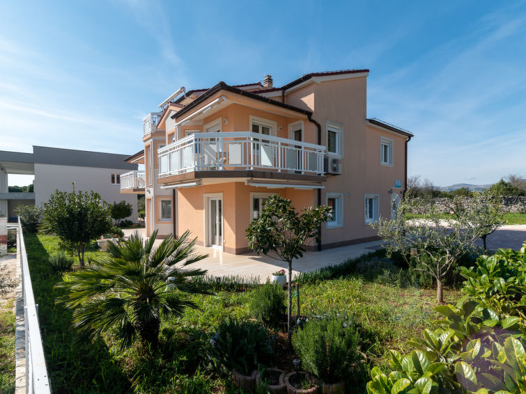Foto van exterieur van Appartement Trogir/Okrug Gornji