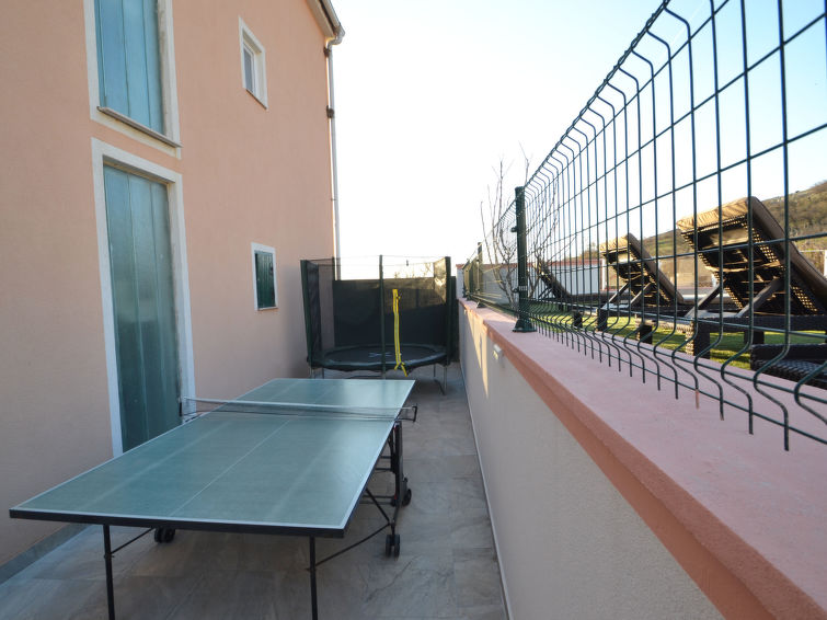 Foto van exterieur van Appartement Pag/Dinjiska