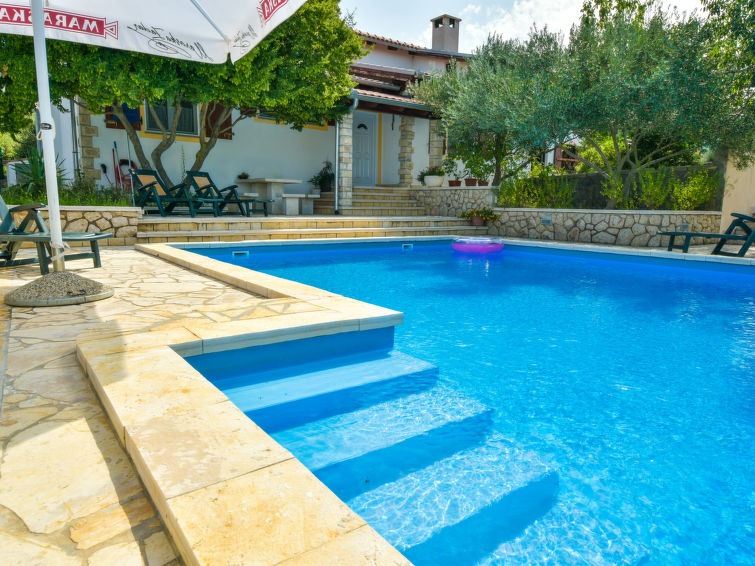 Villa Ana: Ruime Vakantiewoning met Zwembad in het Hart van ... | Out! Vakantiehuizen