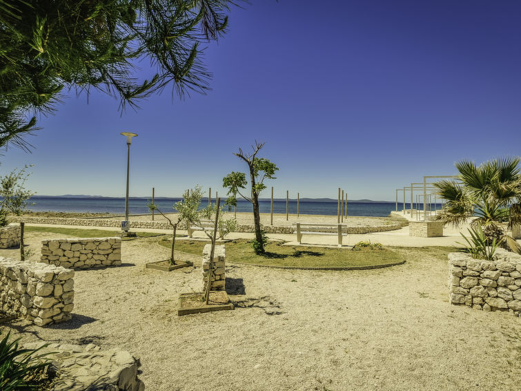 Foto van omgeving van Vakantiehuis Privlaka
