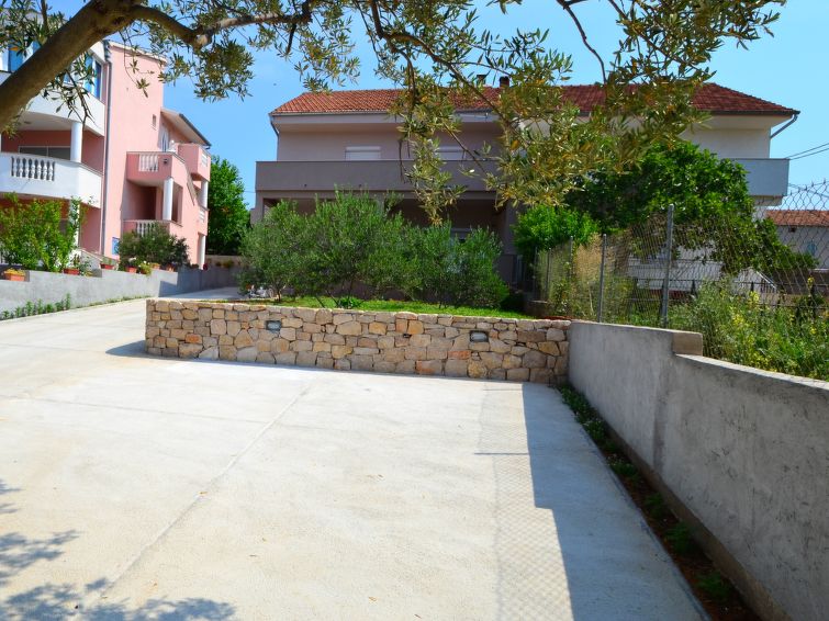 Foto van exterieur van Appartement Sv. Filip i Jakov