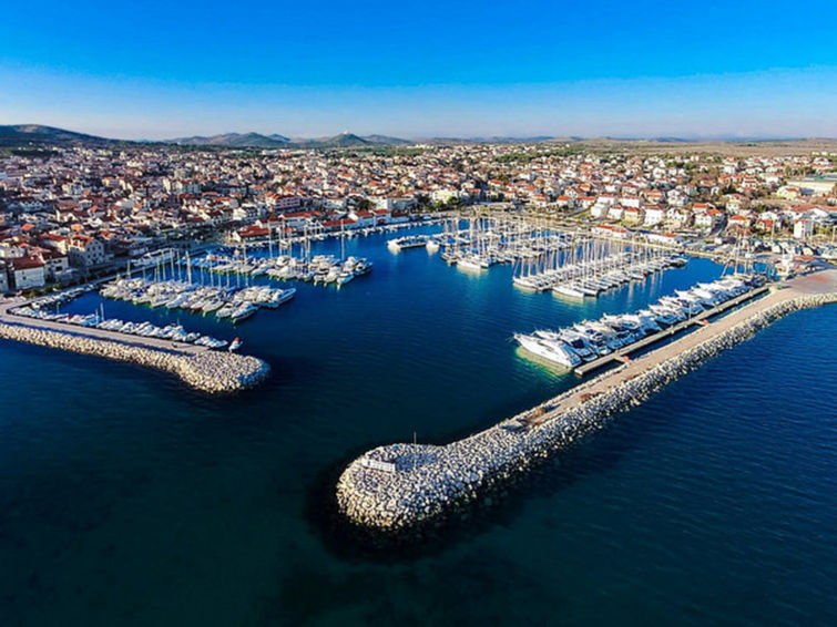Foto van omgeving van Appartement Vodice