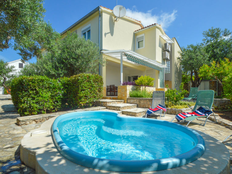 Foto van exterieur van Vakantiehuis Vodice/Tribunj