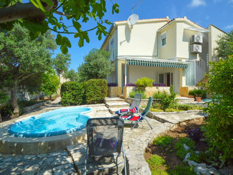 Foto van exterieur van Vakantiehuis Vodice/Tribunj