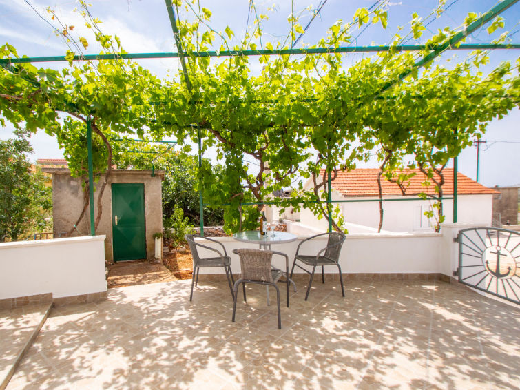 Foto van exterieur van Vakantiehuis Rogoznica/Razanjin de winter