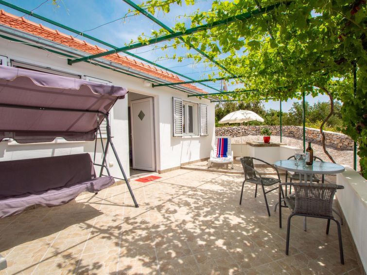 Foto van exterieur van Vakantiehuis Rogoznica/Razanjin de winter