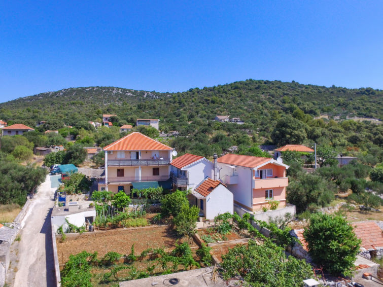 Ontspannen Vakantie in Appartement Filip Jakov, Trogir | Out! Vakantiehuizen