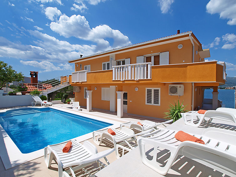 Gezellig Appartement Mornar aan de Adriatische Zee | Out! Vakantiehuizen