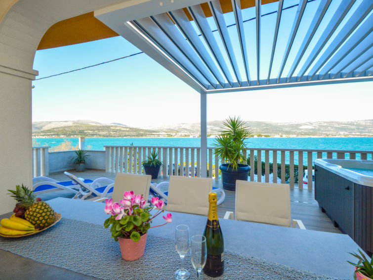 Foto van exterieur van Appartement Trogir/Arbanija
