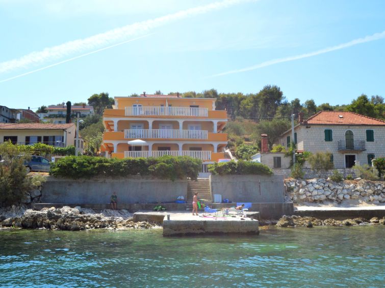 Foto van exterieur van Appartement Trogir/Arbanija