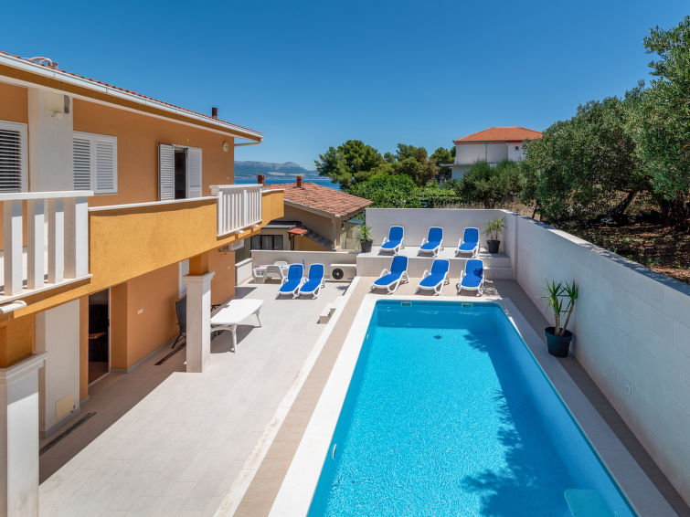 Foto van exterieur van Appartement Trogir/Arbanija