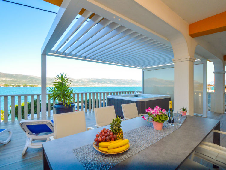 Foto van exterieur van Appartement Trogir/Arbanija