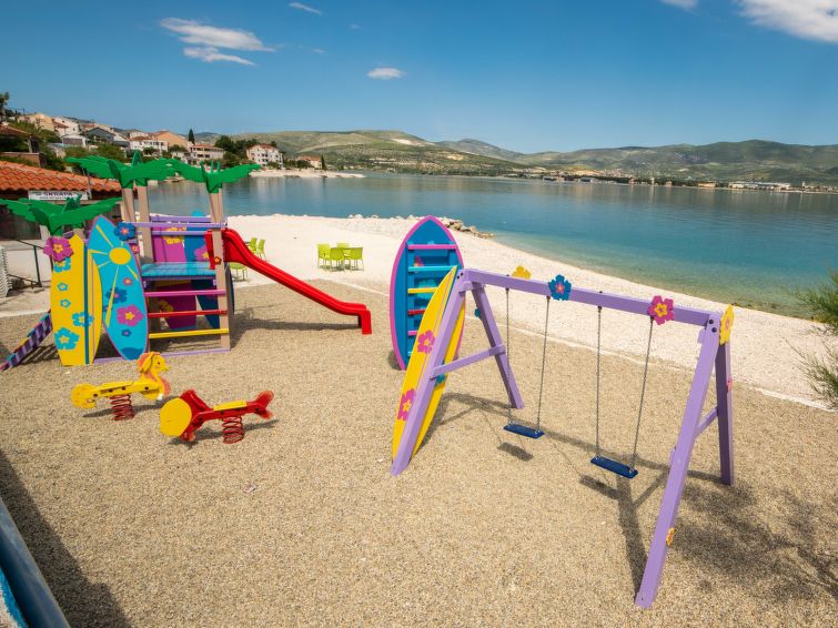 Foto van omgeving van Appartement Trogir/Arbanija
