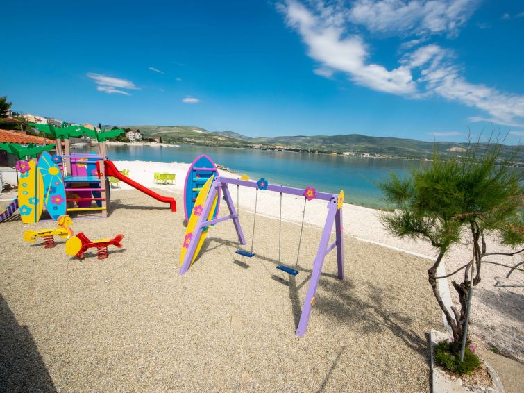 Foto van omgeving van Appartement Trogir/Arbanija